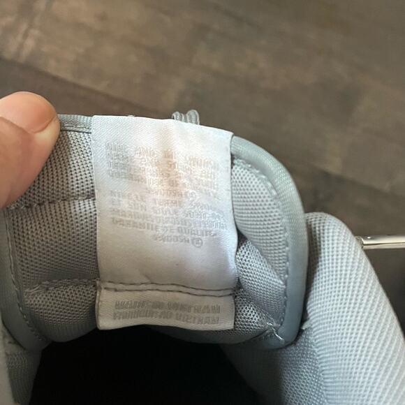 Nike Air Force 1 Low Metallic Silver Perforated 1992 DREAM TEAM sz. 8.5 Men - Picture 9 of 10